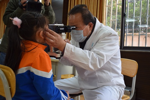 首批6000名春城学子受益  “同心·送健康”青少年爱眼护眼公
